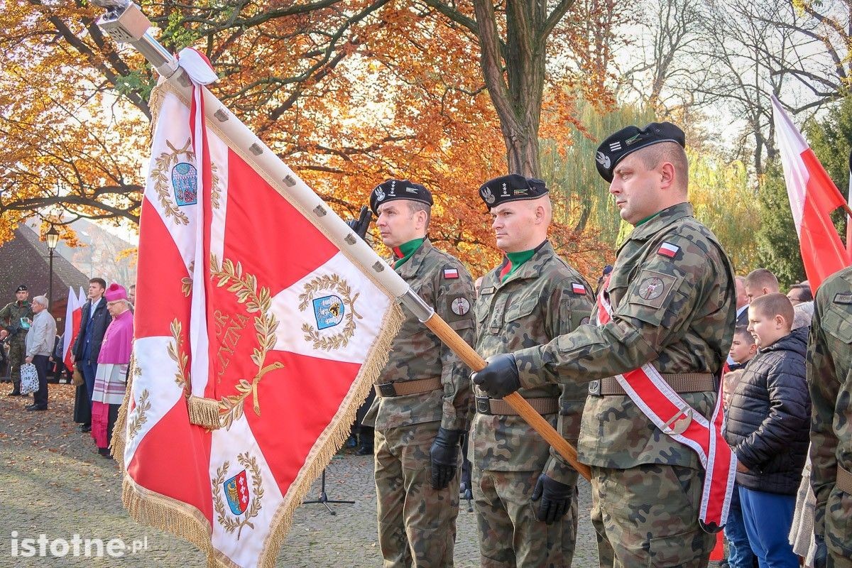 Uroczystość odsłonięcia pomnika 100-lecia Odzyskania Niepodległości