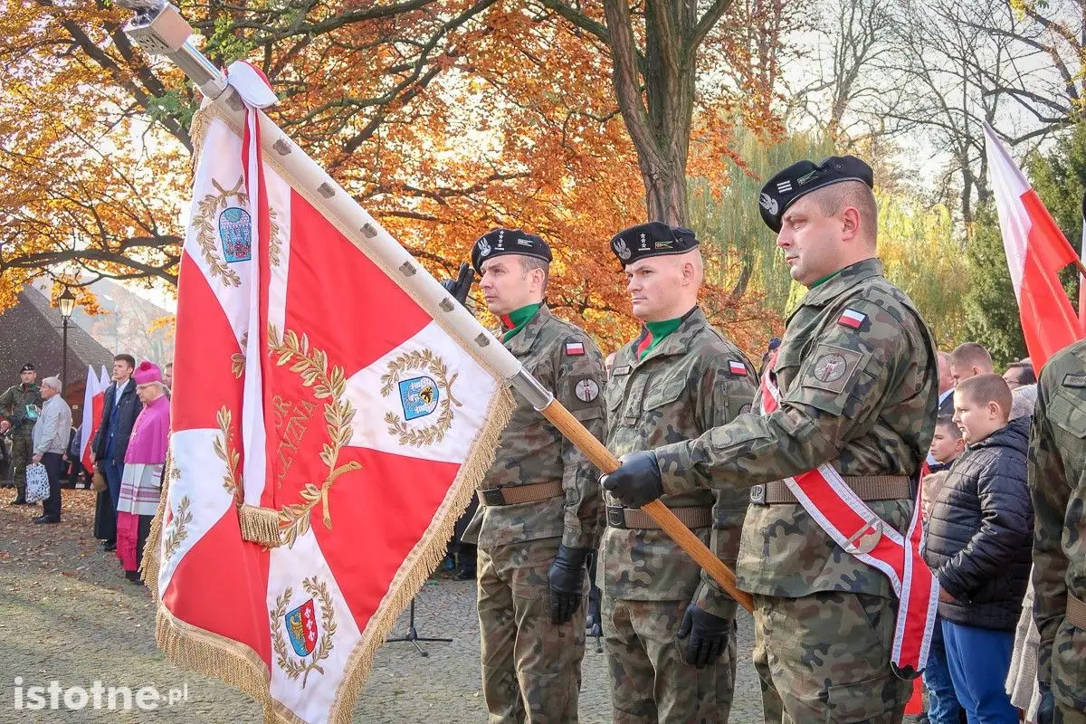 Uroczystość odsłonięcia pomnika 100-lecia Odzyskania Niepodległości