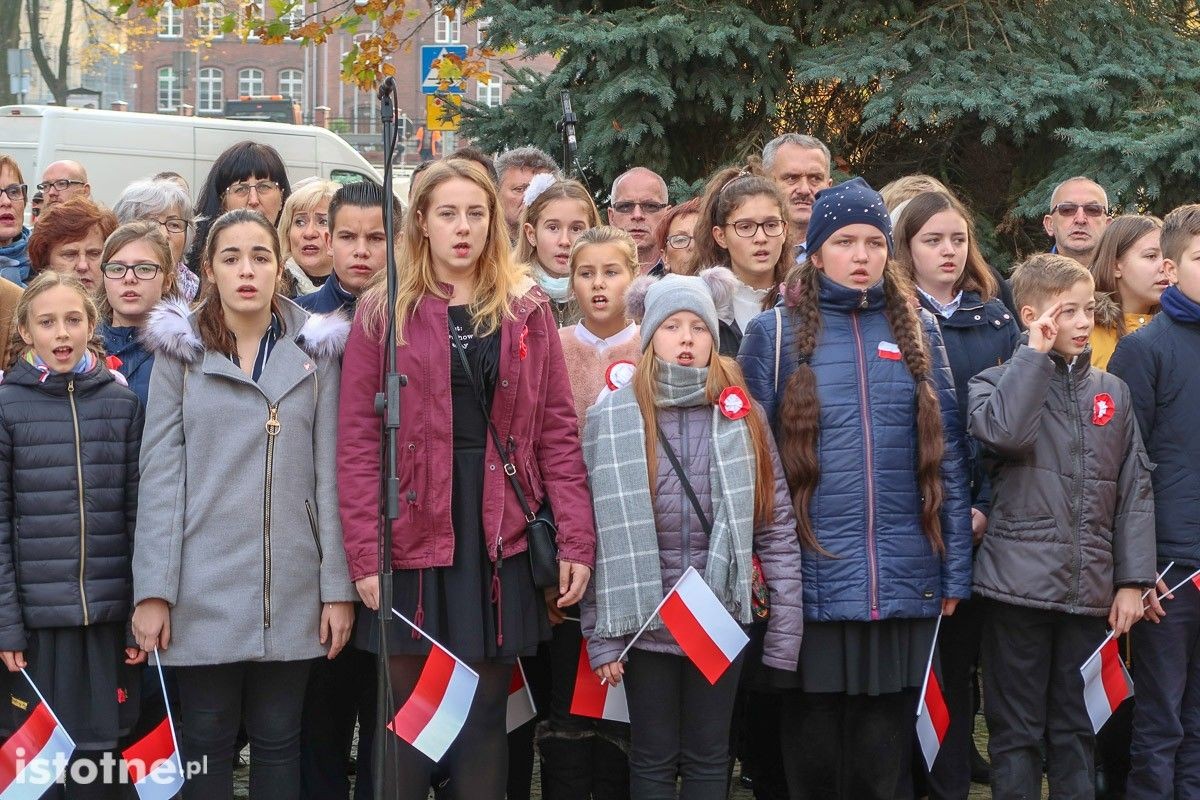 Uroczystość odsłonięcia pomnika 100-lecia Odzyskania Niepodległości