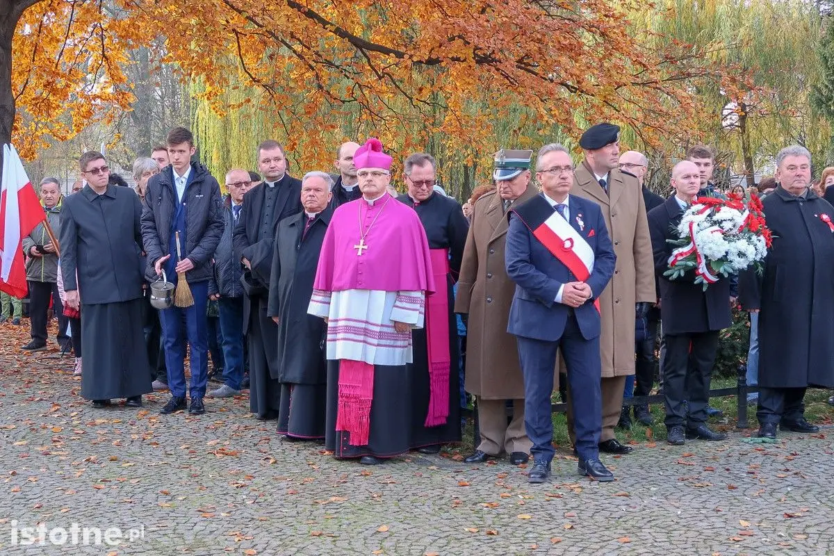 Uroczystość odsłonięcia pomnika 100-lecia Odzyskania Niepodległości