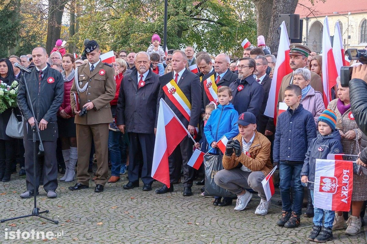 Uroczystość odsłonięcia pomnika 100-lecia Odzyskania Niepodległości
