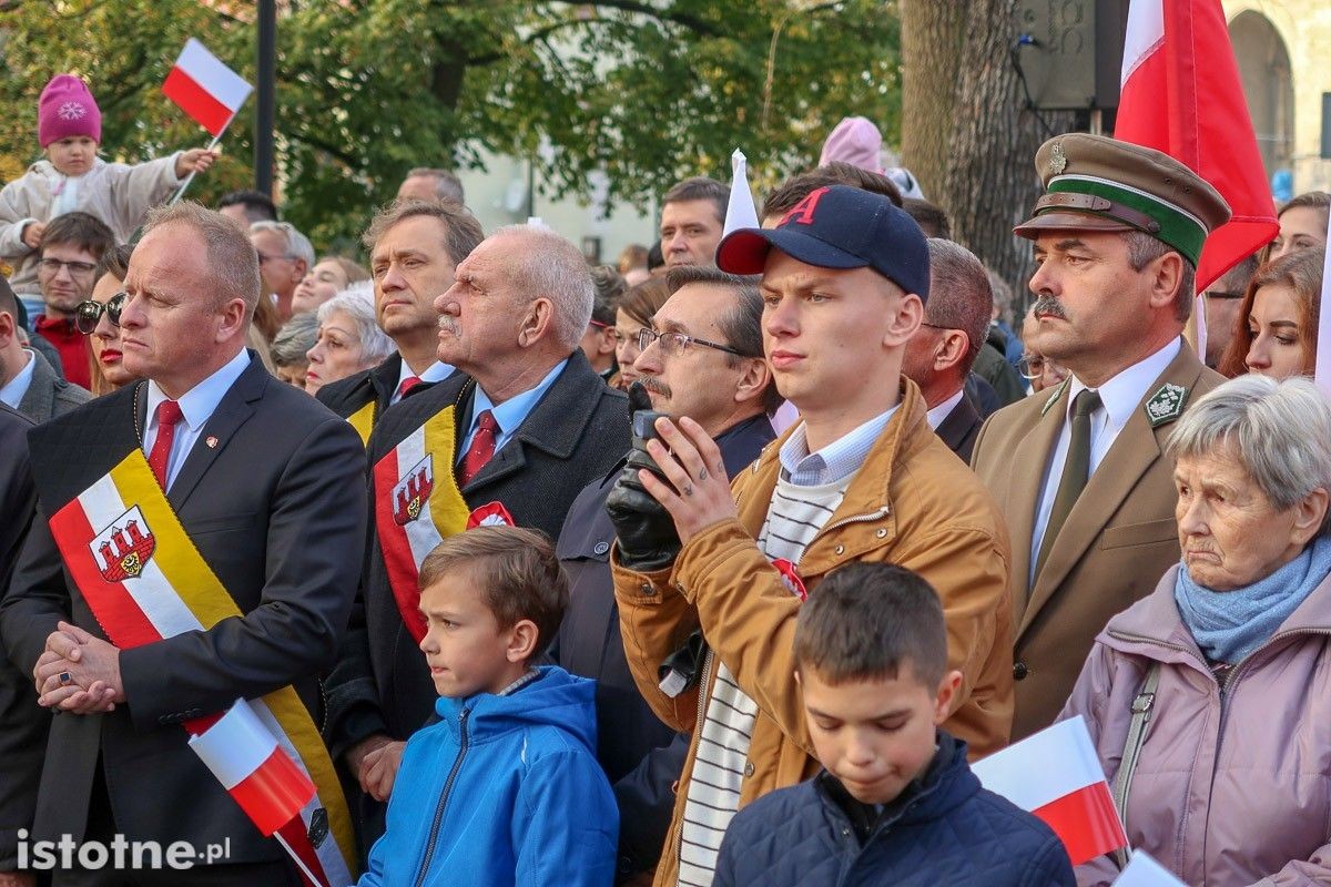 Uroczystość odsłonięcia pomnika 100-lecia Odzyskania Niepodległości