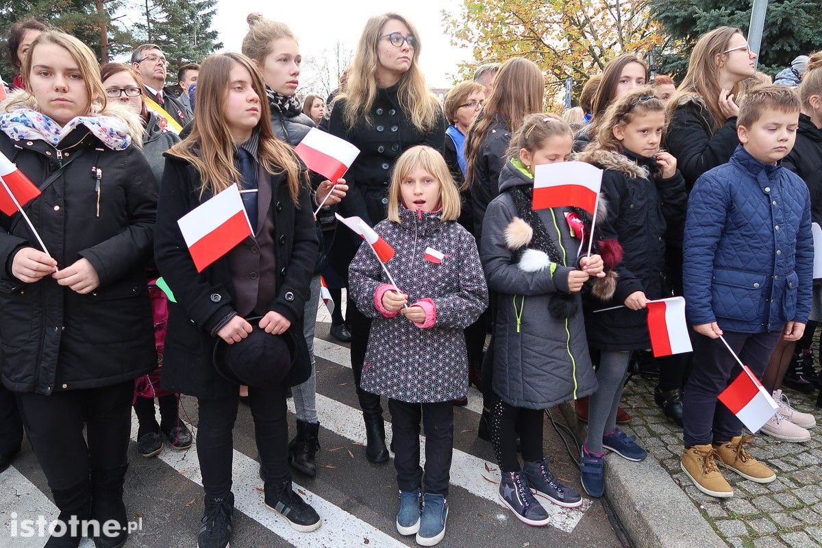 Uroczystość odsłonięcia pomnika 100-lecia Odzyskania Niepodległości