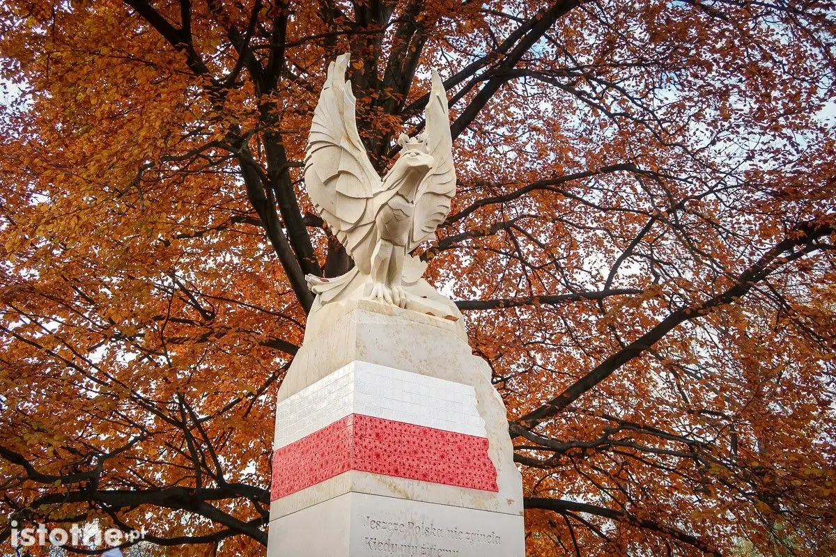 Uroczystość odsłonięcia pomnika 100-lecia Odzyskania Niepodległości