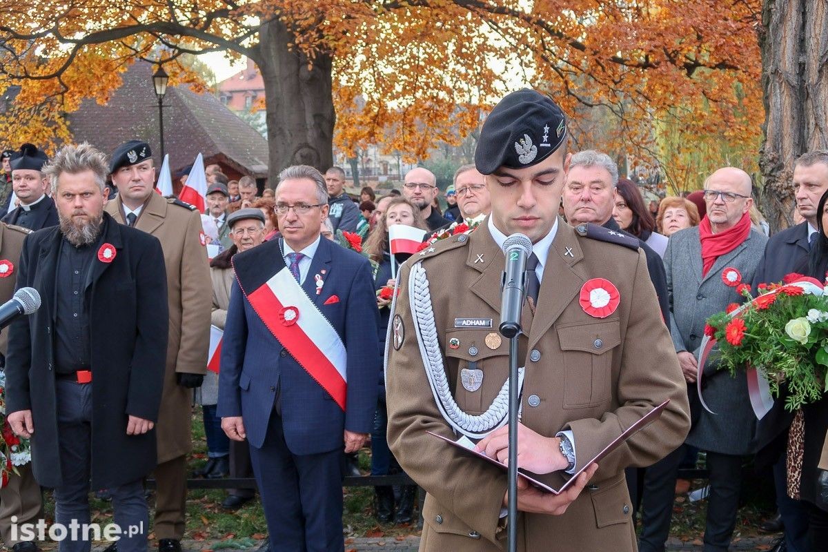 Uroczystość odsłonięcia pomnika 100-lecia Odzyskania Niepodległości