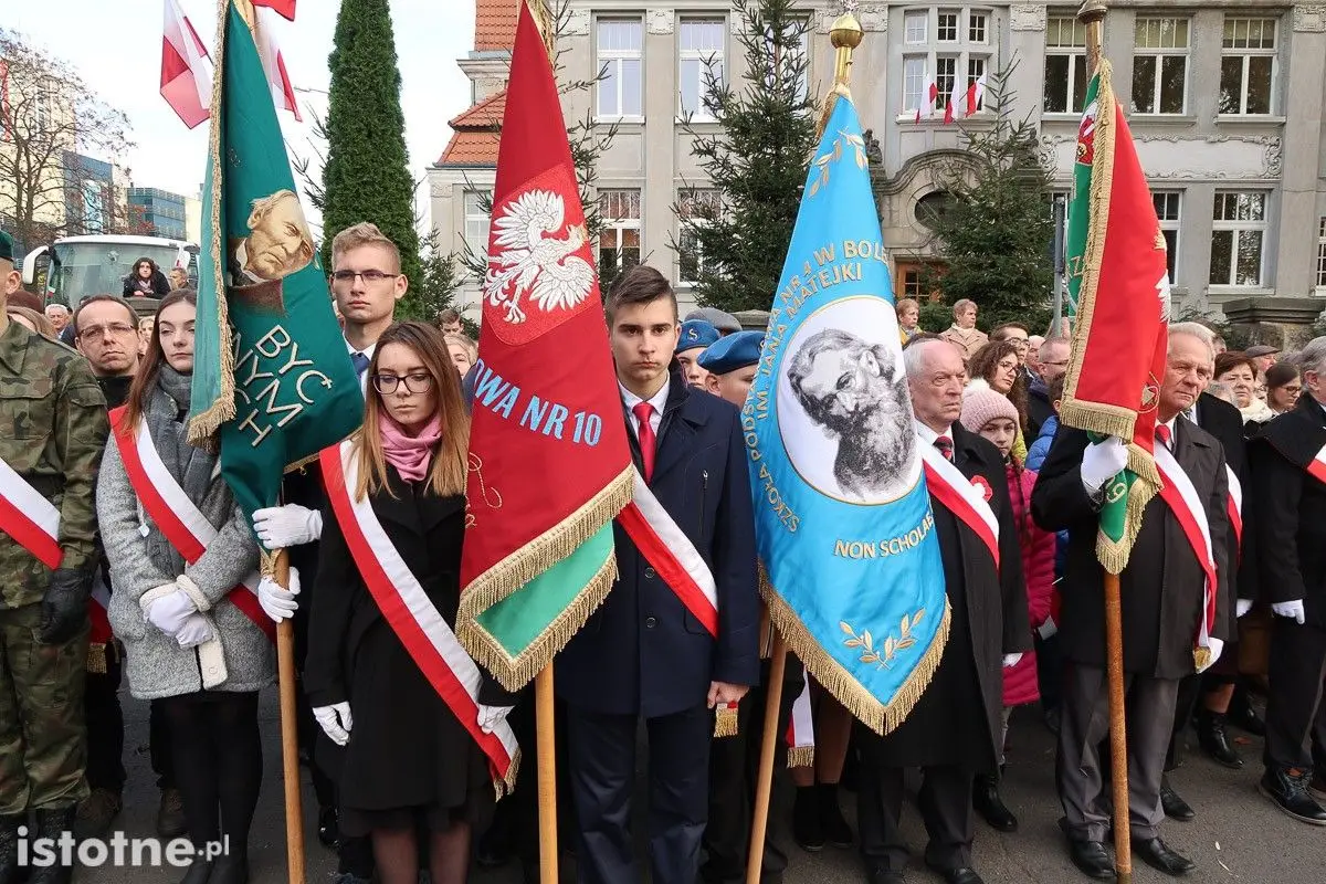 Uroczystość odsłonięcia pomnika 100-lecia Odzyskania Niepodległości