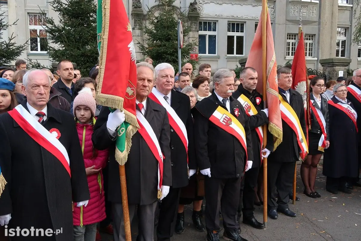 Uroczystość odsłonięcia pomnika 100-lecia Odzyskania Niepodległości