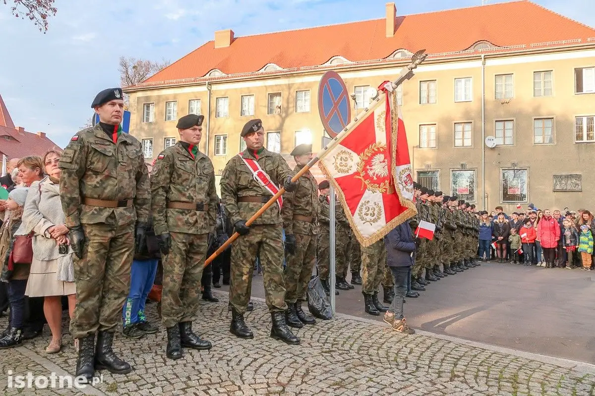 Uroczystość odsłonięcia pomnika 100-lecia Odzyskania Niepodległości