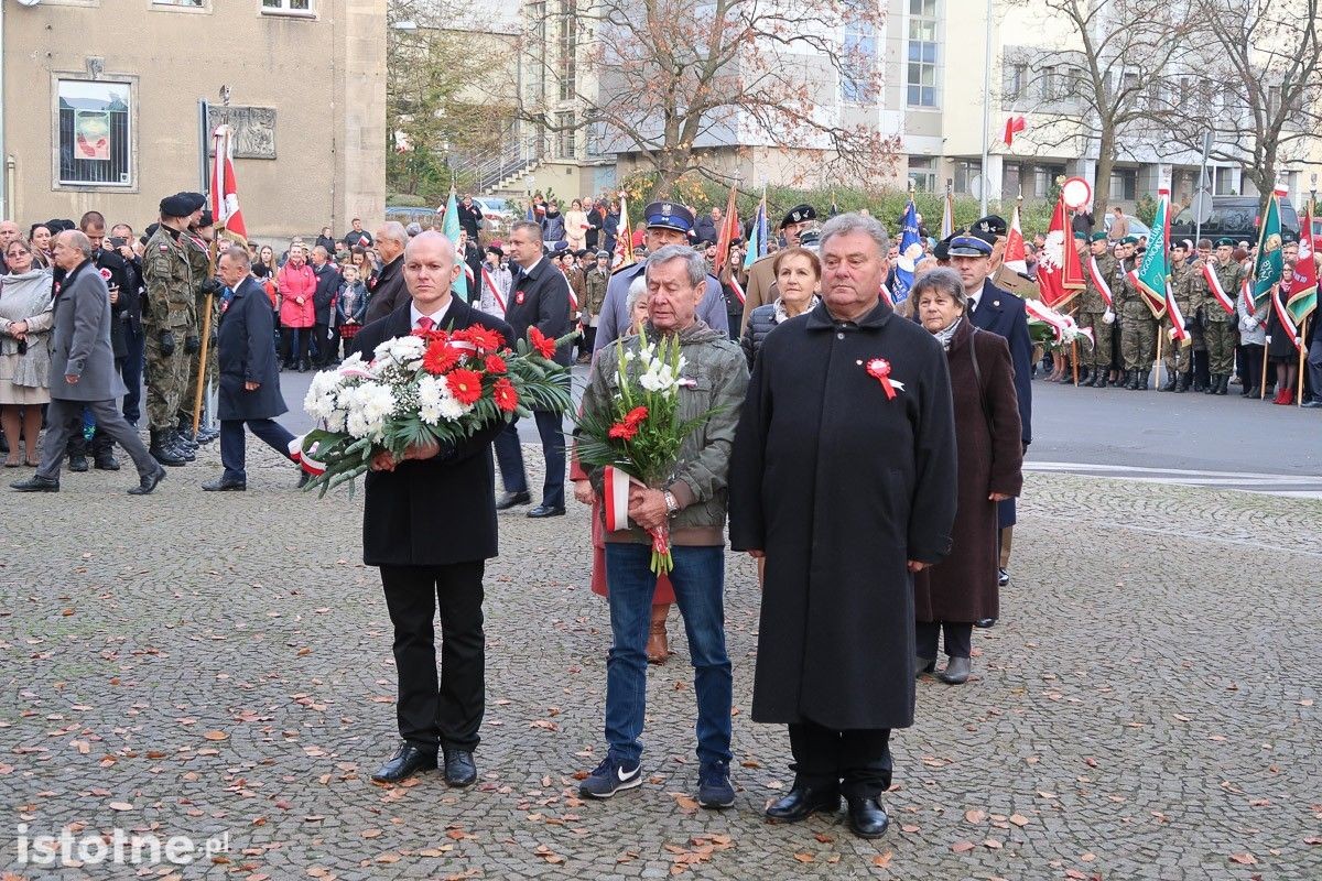 Uroczystość odsłonięcia pomnika 100-lecia Odzyskania Niepodległości