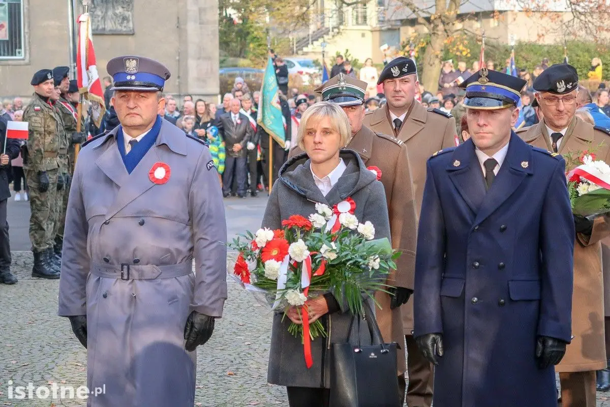 Uroczystość odsłonięcia pomnika 100-lecia Odzyskania Niepodległości
