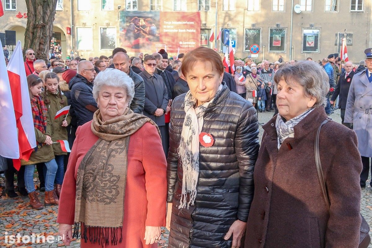 Uroczystość odsłonięcia pomnika 100-lecia Odzyskania Niepodległości