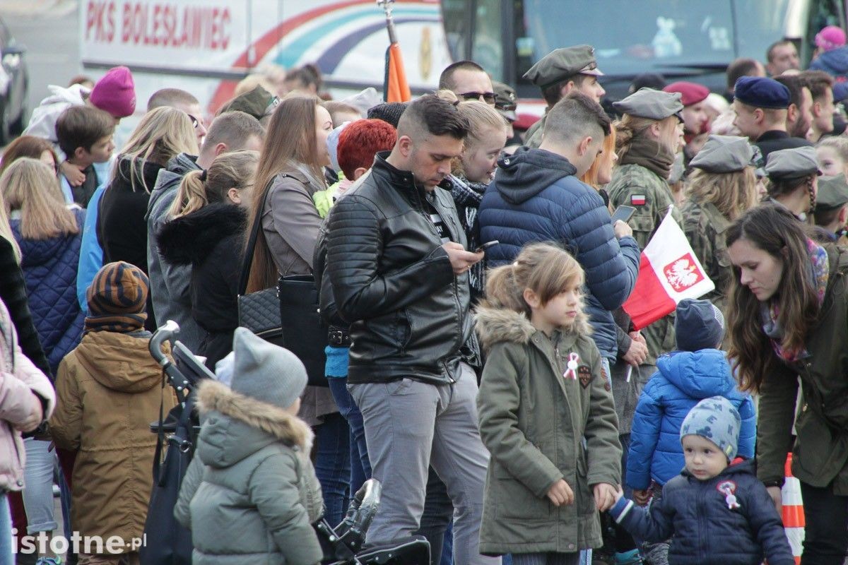 Uroczystość odsłonięcia pomnika 100-lecia Odzyskania Niepodległości