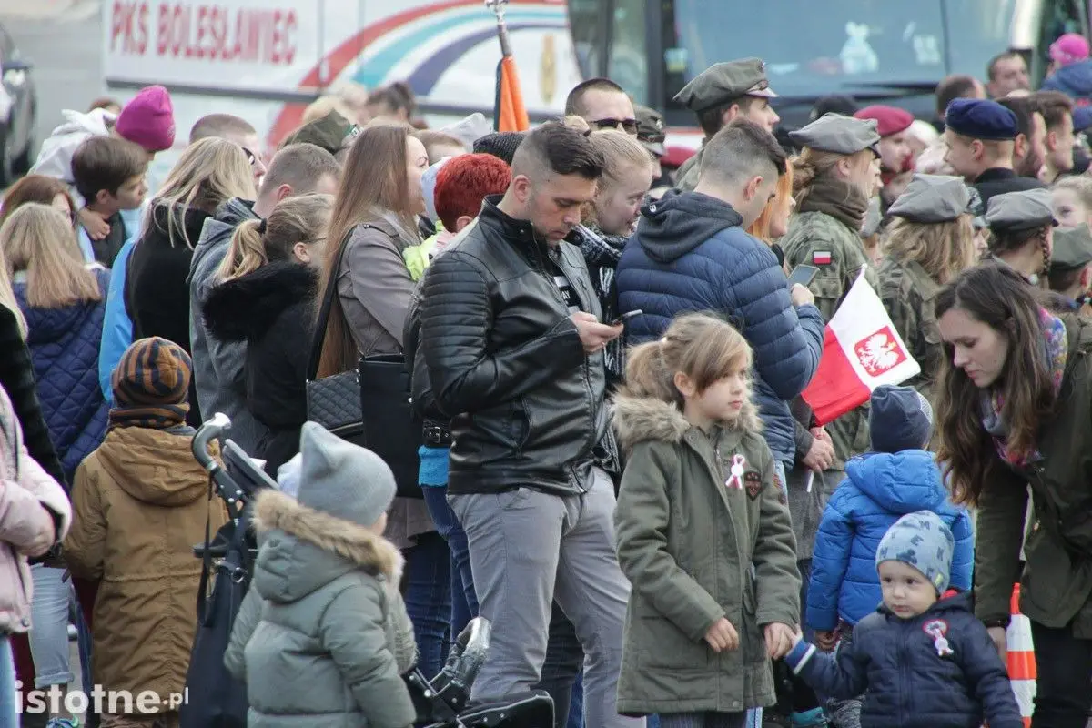 Uroczystość odsłonięcia pomnika 100-lecia Odzyskania Niepodległości