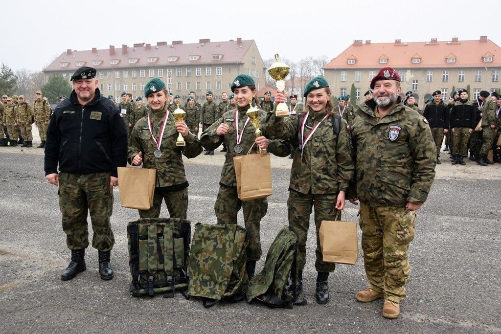 Turniej strzelecki i Zawody sportowo-obronne z okazji 100-lecia Odzyskania Niepodległości w obiektach szkoleniowych 23 Śląskiego Pułku Artylerii w Bolesławcu