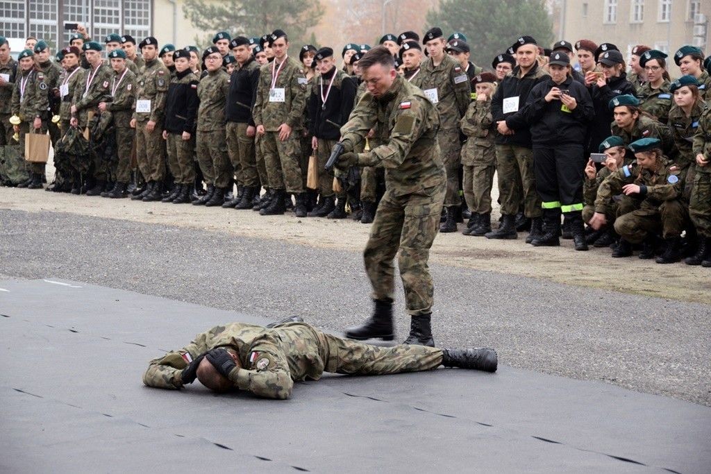 Turniej strzelecki i Zawody sportowo-obronne z okazji 100-lecia Odzyskania Niepodległości w obiektach szkoleniowych 23 Śląskiego Pułku Artylerii w Bolesławcu