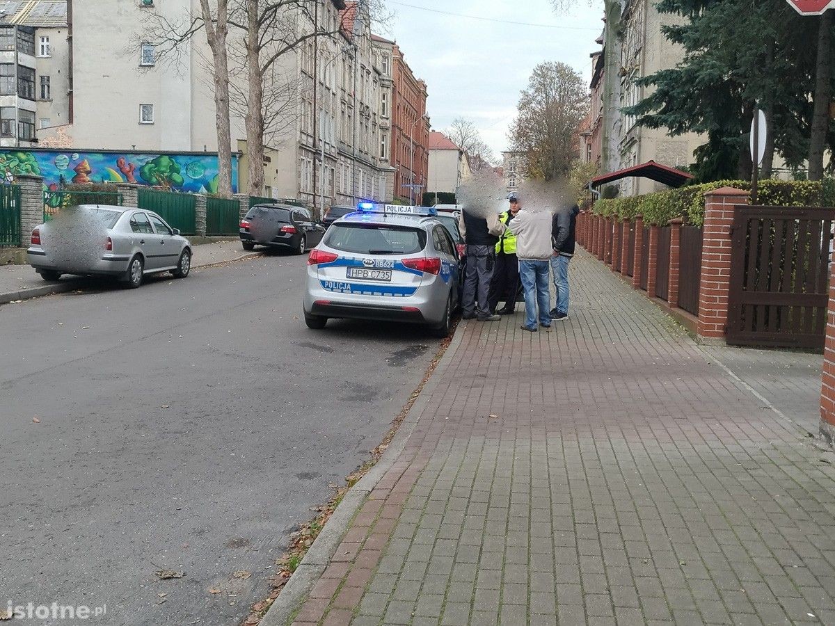 Potrącenie dziewczynki przy Mikołaja Brody