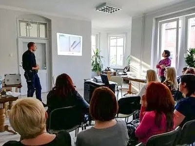 Nie dla narkotyków. Mundurowi edukowali pedagogów