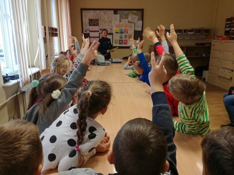 Dzieci ponownie opanowały bolesławiecką komendę policji