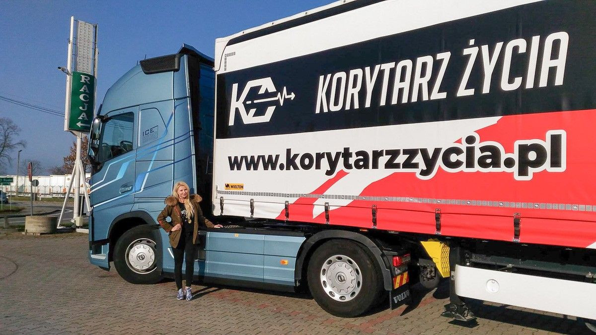 Korytarz Życia promowany w całej Europie. Dzięki Dagmarze, modelce i kierowczyni tira