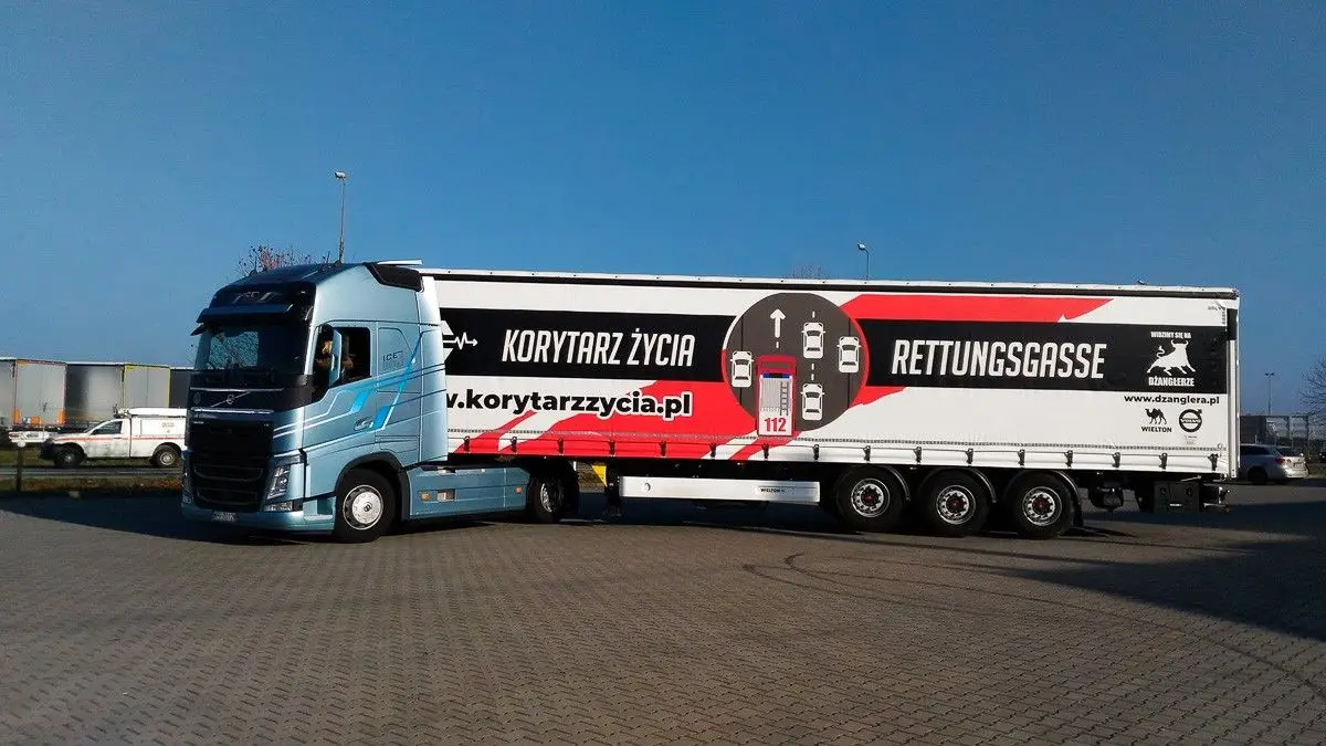 Korytarz Życia promowany w całej Europie. Dzięki Dagmarze, modelce i kierowczyni tira