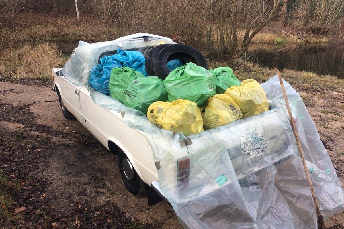 Bolesławianie nietypowo uczcili 100-lecie Niepodległości. Posprzątali plaże żwirowni