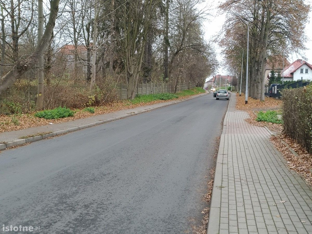 Dziury na ul. Jeleniogórskiej w Bolesławcu załatane