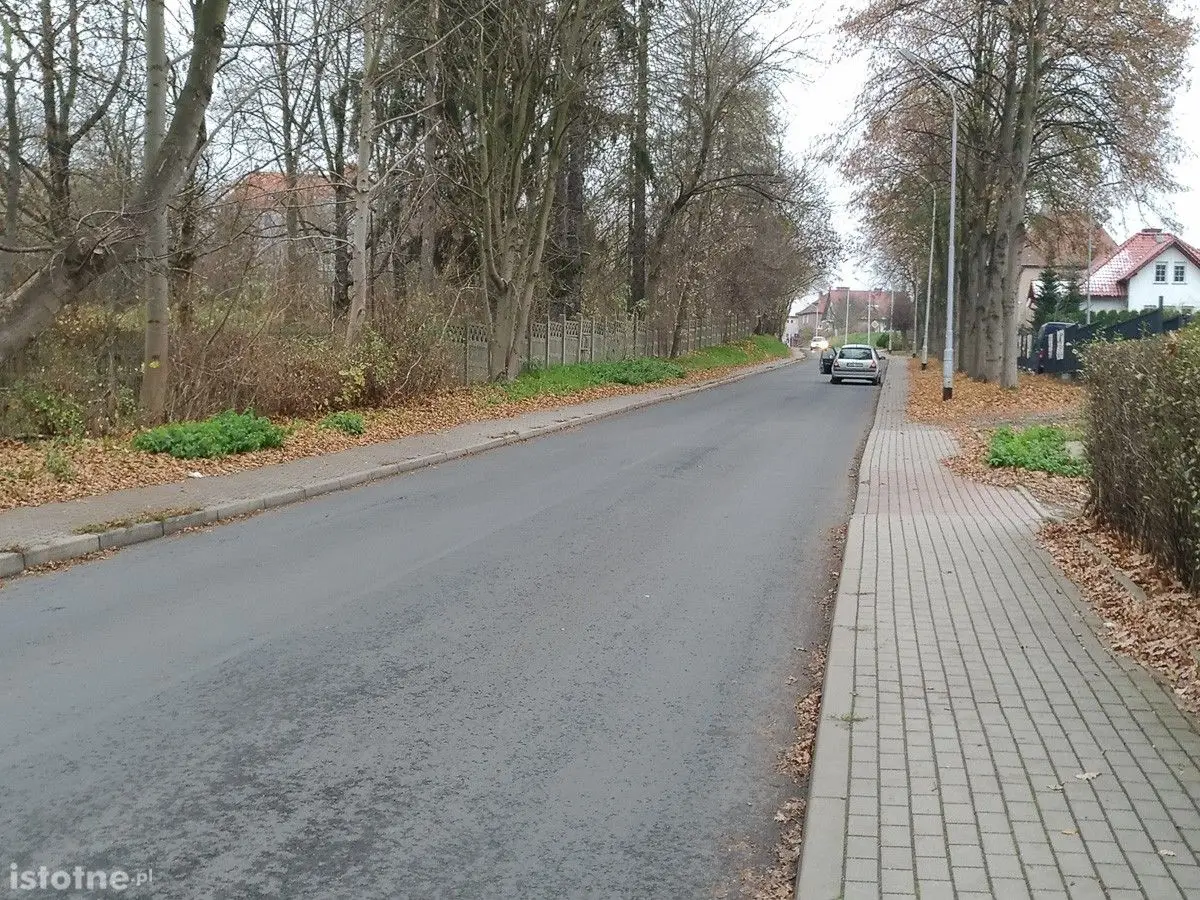 Dziury na ul. Jeleniogórskiej w Bolesławcu załatane