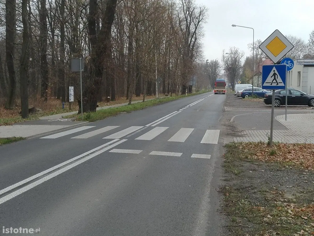 Dziury na ul. Jeleniogórskiej w Bolesławcu załatane