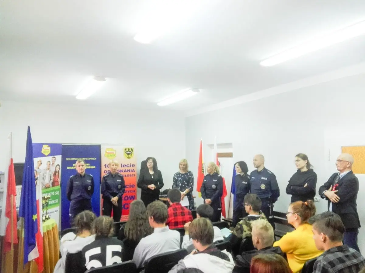 Youth from the Bolesławiec Voluntary Labour Corps take third place in police competition