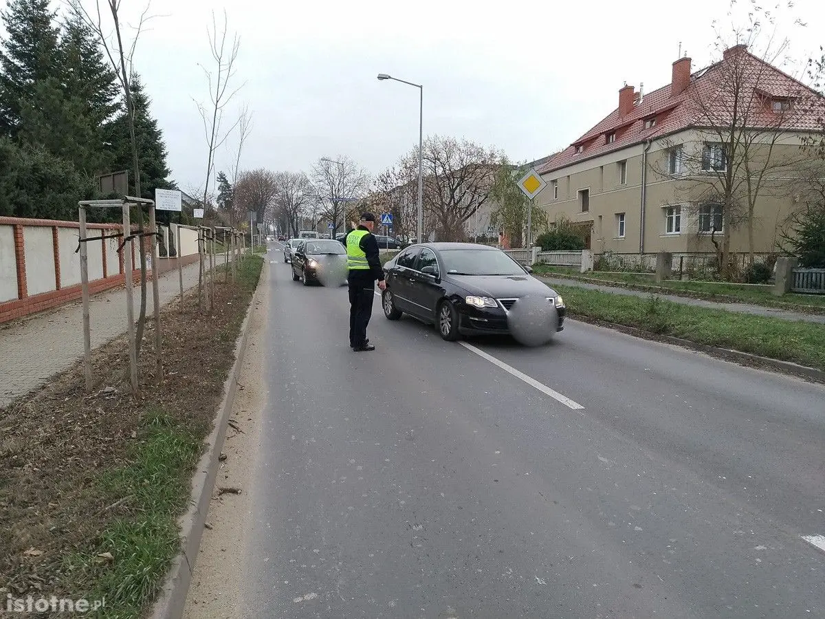 Zapadł się asfalt na Kosiby! Uważajcie