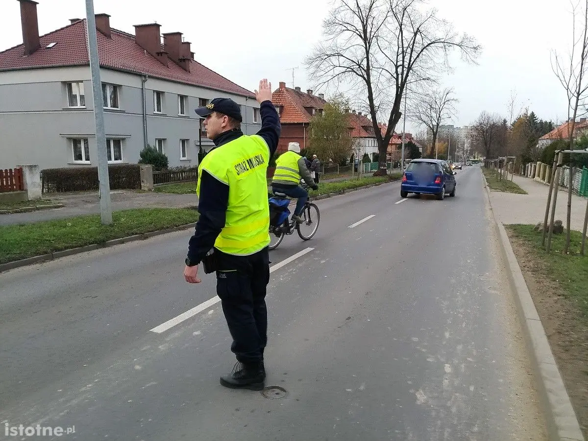 Zapadł się asfalt na Kosiby! Uważajcie