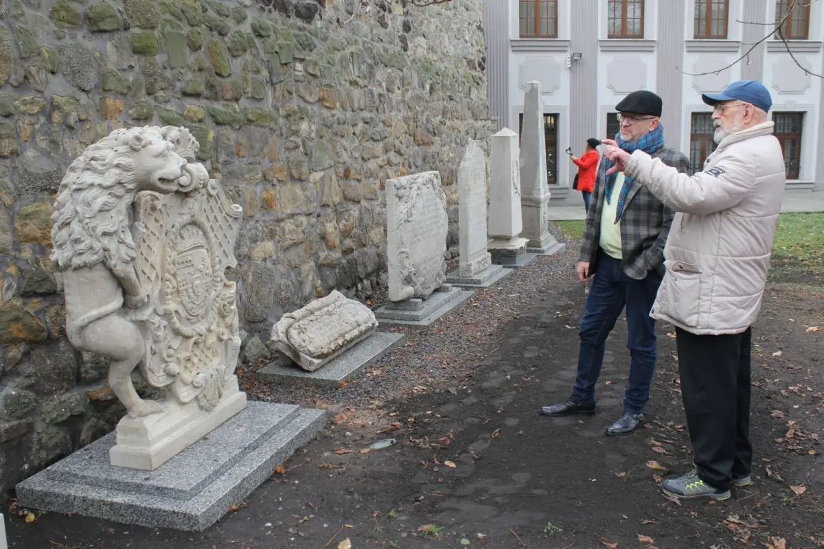 Oficjalne otwarcie lapidarium w Muzeum Ceramiki