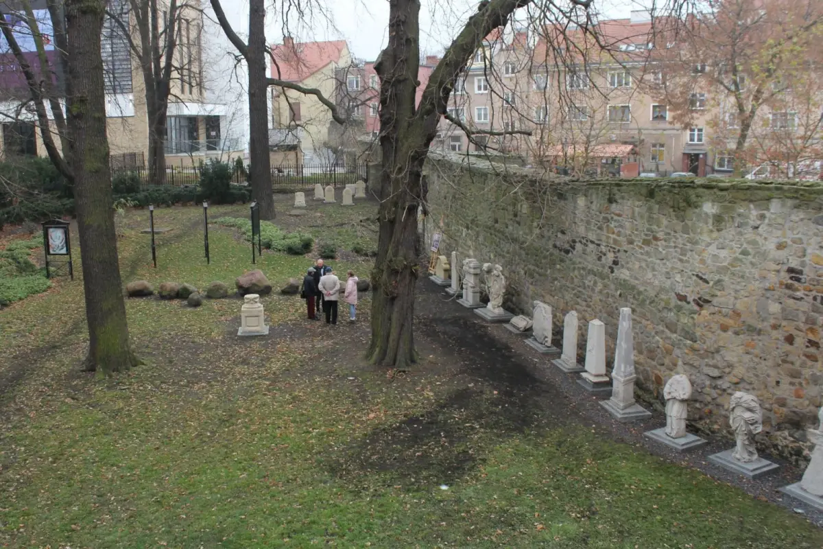 Oficjalne otwarcie lapidarium w Muzeum Ceramiki
