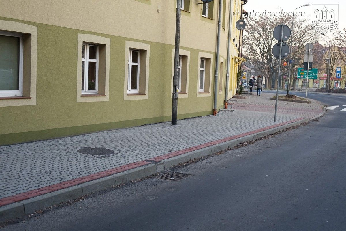 Nowy chodnik na Mazowieckiej