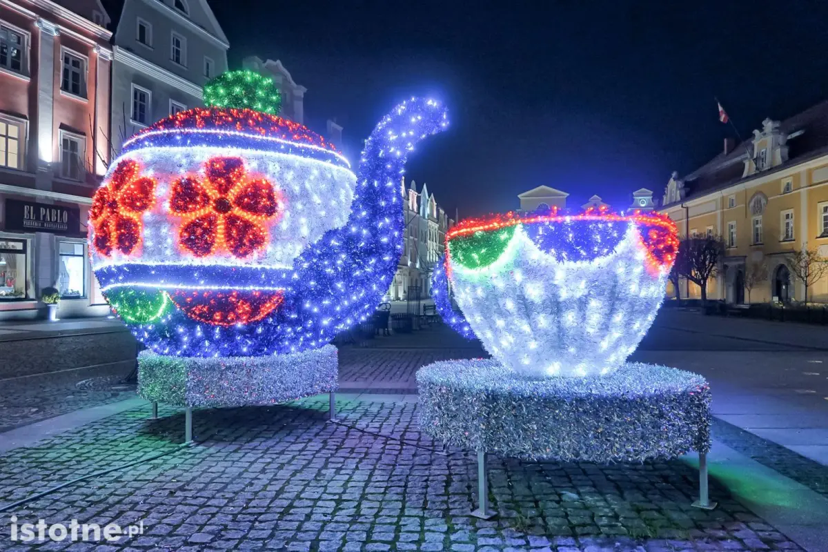 Świąteczne dekoracje w bolesławieckim rynku