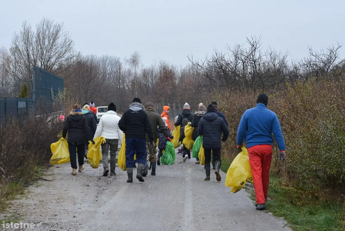 Trwa wielkie sprzątanie Kolonii Staszica