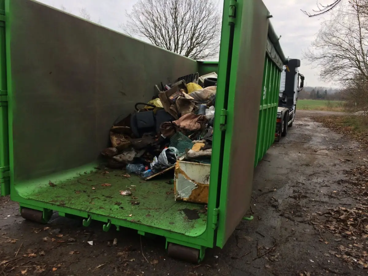 Wielkie sprzątanie Kolonii Staszica