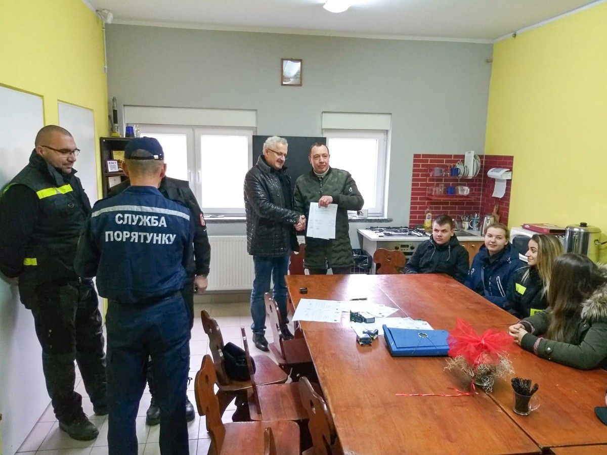 Strażacy przekazali ukraińskiej jednostce wóz gaśniczy