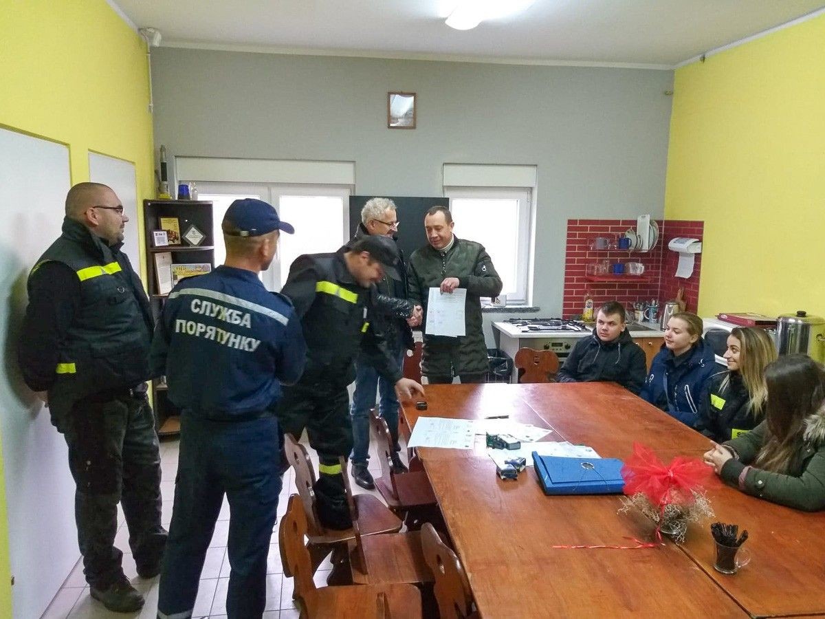 Strażacy przekazali ukraińskiej jednostce wóz gaśniczy