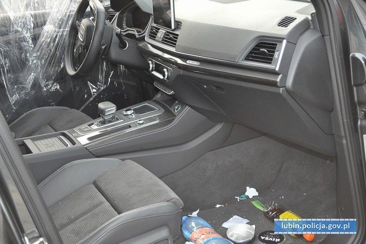 Policja zlikwidowała dziuplę z luksusowymi autami kradzionymi za granicą