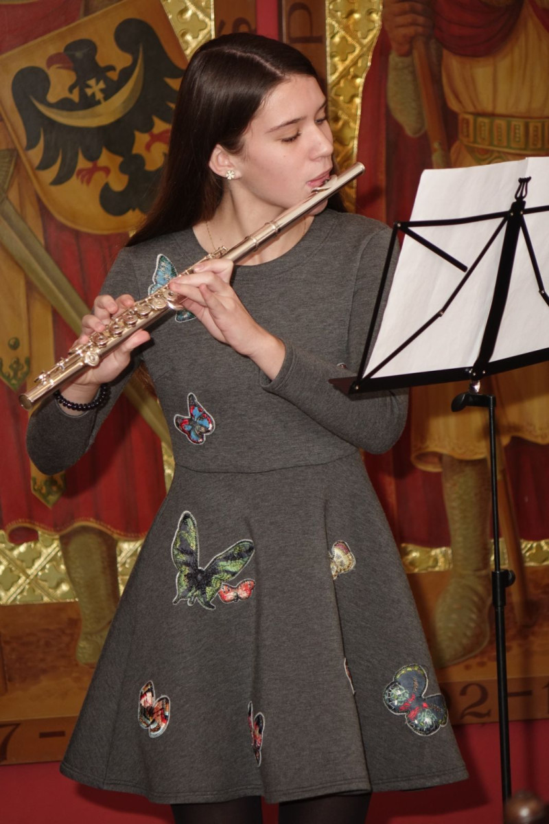 Dwie pary z medalami za 50 lat pożycia małżeńskiego