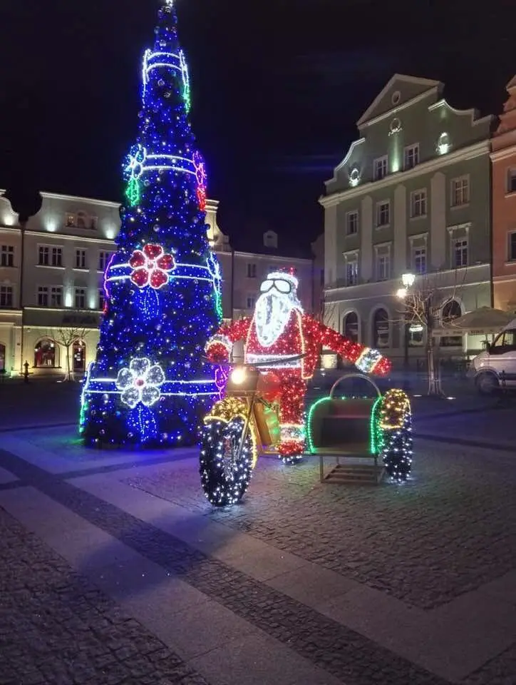Miejski Zakład Gospodarki Mieszkaniowej w Bolesławcu w wyjątkowy sposób uczcił mikołajki