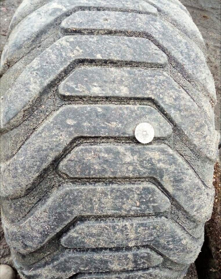 SZOK! Gwoździe na drogach awaryjnych. Strażacy: „Nawet nie wiemy, jak to nazwać!”