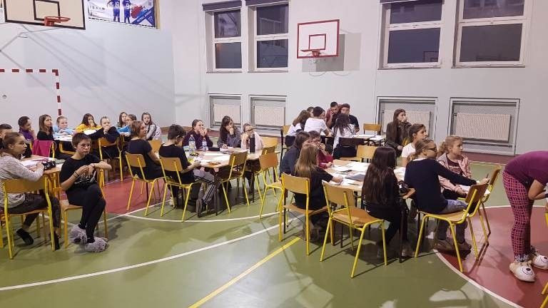 Całą noc pisali listy w obronie krzywdzonych ludzi na świecie