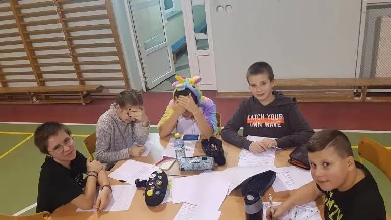 Całą noc pisali listy w obronie krzywdzonych ludzi na świecie