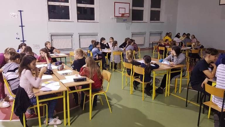 Całą noc pisali listy w obronie krzywdzonych ludzi na świecie