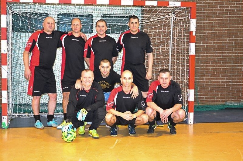 Bolesławieccy strażacy najlepsi w mikołajkowym turnieju piłki nożnej