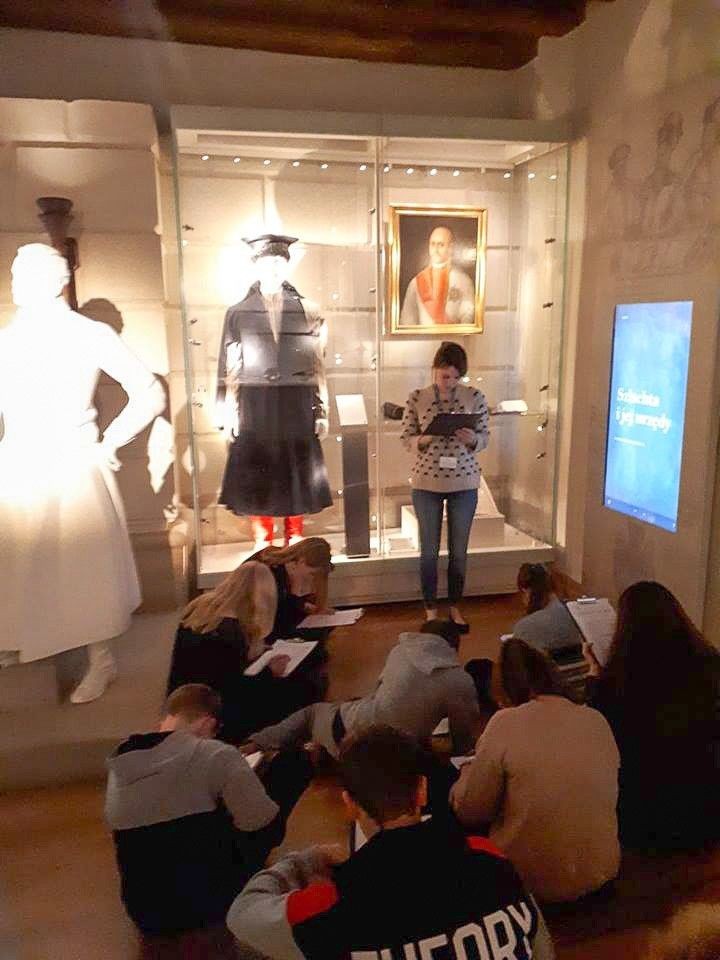 Wrota Historii Rodzinnej – obóz naukowy dla uczniów z SP w Żeliszowie i Nowogrodźcu