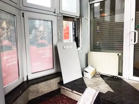 Wyrwali bankomat ze ściany
