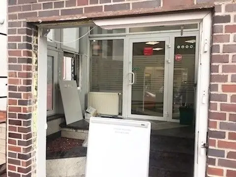 Wyrwali bankomat ze ściany